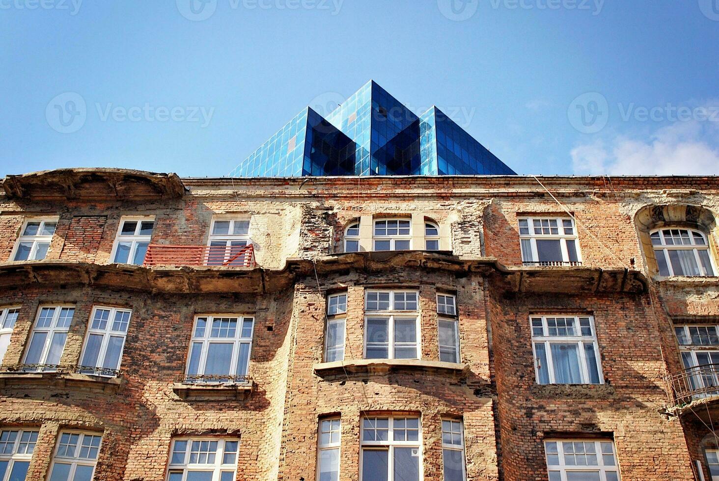 das historisch Haus. Vorderseite Mauer von alt Mietshaus Haus foto