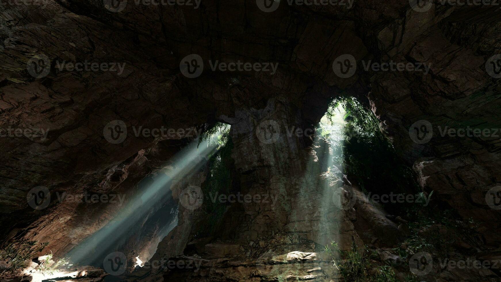 ein faszinierend Strahl von Licht leuchten ein mystisch Höhle im das Berge foto