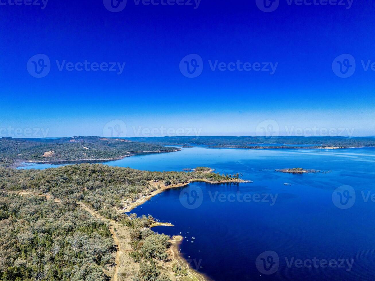 Antenne Aussicht von ein Drohne genommen beim Copeton Damm Nord Küstenvorland aus in der Nähe von inverell, Neu Süd Wales, 2360, Australien foto