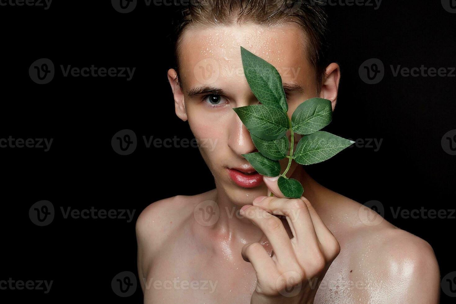 schließen oben Porträt von ein sehr gut aussehend Mann foto