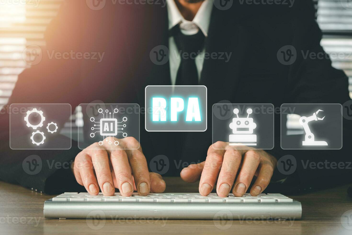 rpa Roboter Prozess Automatisierung Innovation Technologie Konzept, Person Tippen Tastatur Computer mit vr Bildschirm rpa Symbol auf Büro Schreibtisch. foto