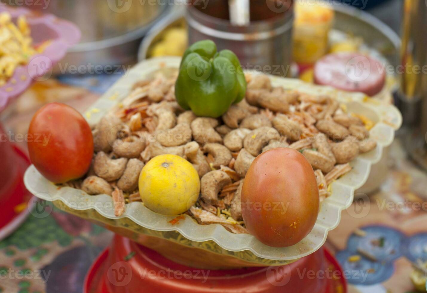 indisch würzig Snack im Markt foto