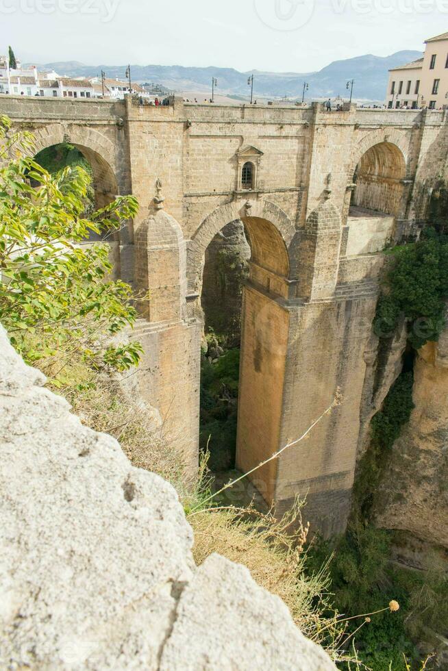 alt Stein Brücke Kreuzung beim Ronda schließen hoch. foto