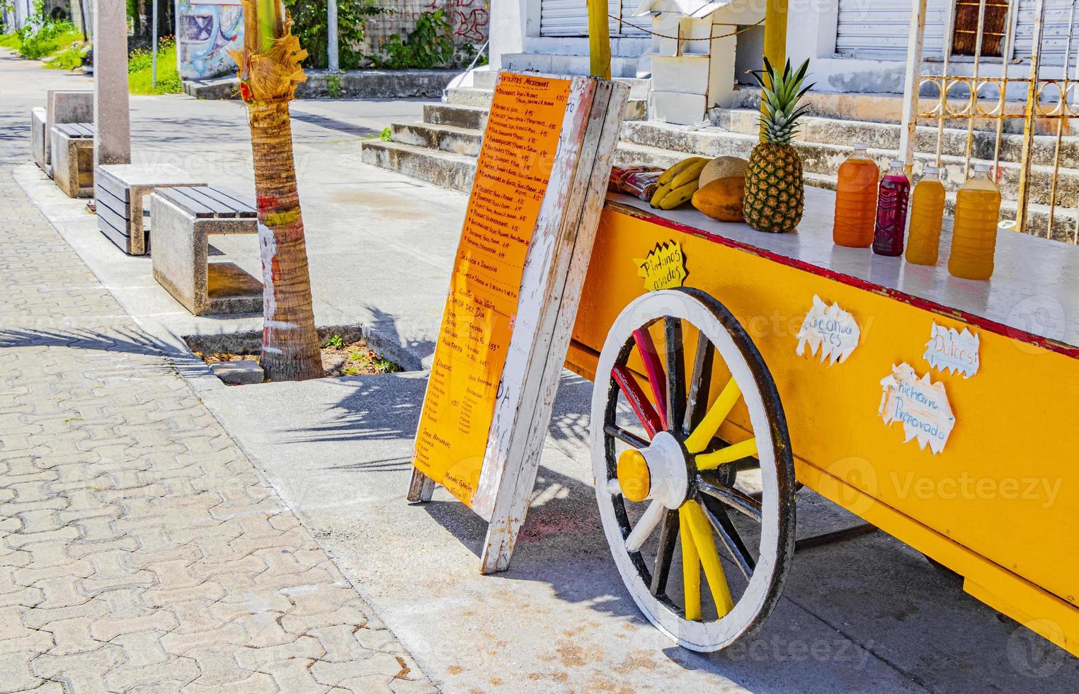 befahrbarer tropischer saftladen in playa del carmen, mexiko foto