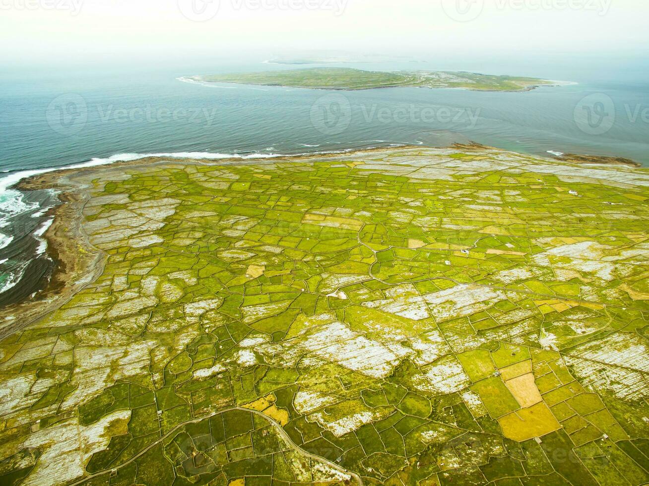 schön Antenne Landschaft von Inisher Insel, Teil von aran Inseln, Irland.inishmore, inishmaan, Inisher alle drei Inseln im einer Foto