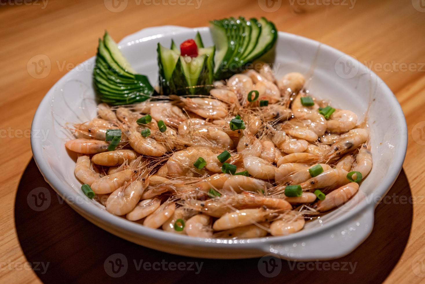 Chinesische traditionelle Bankettgerichte sind wunderschön, duftend und lecker foto