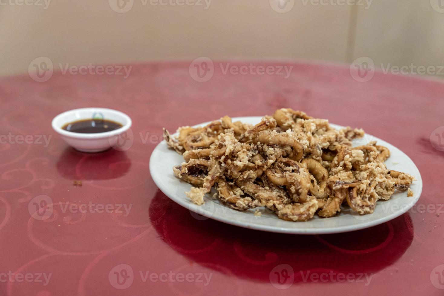 Chinesische traditionelle Bankettgerichte sind wunderschön, duftend und lecker foto