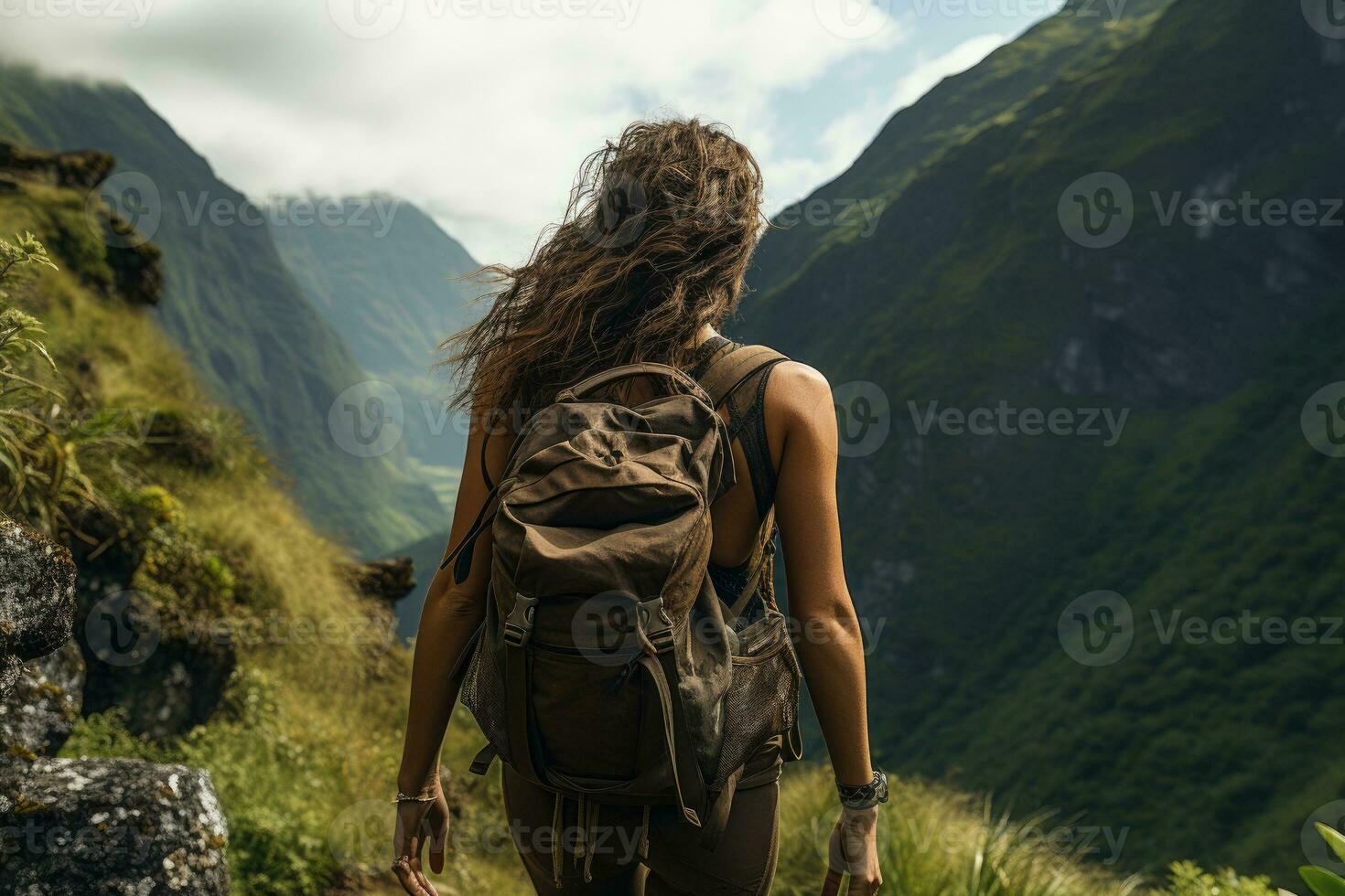 ai generiert abenteuerlich sportlich Mädchen Wandern beim ein Berge. generativ ai foto