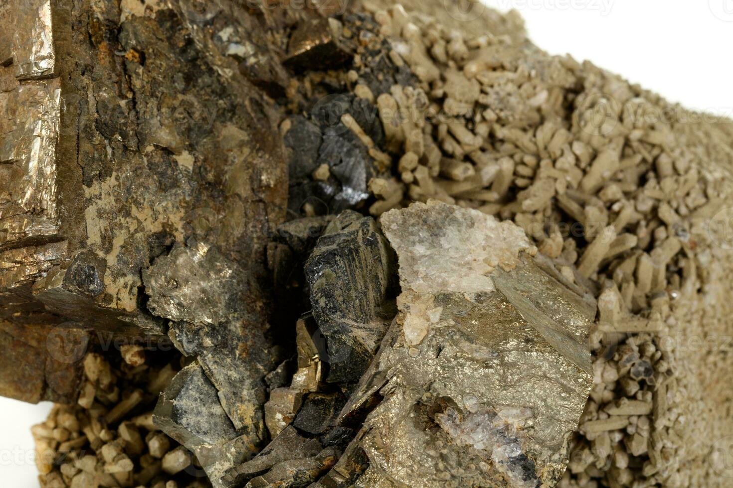 Makro Mineral Pyrit Stein Weiß Hintergrund foto