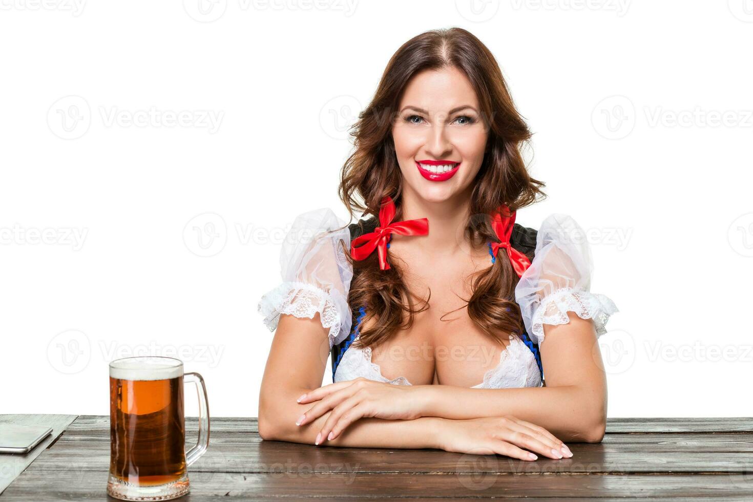 schön jung Brünette Mädchen von Oktoberfest Bier Stein foto