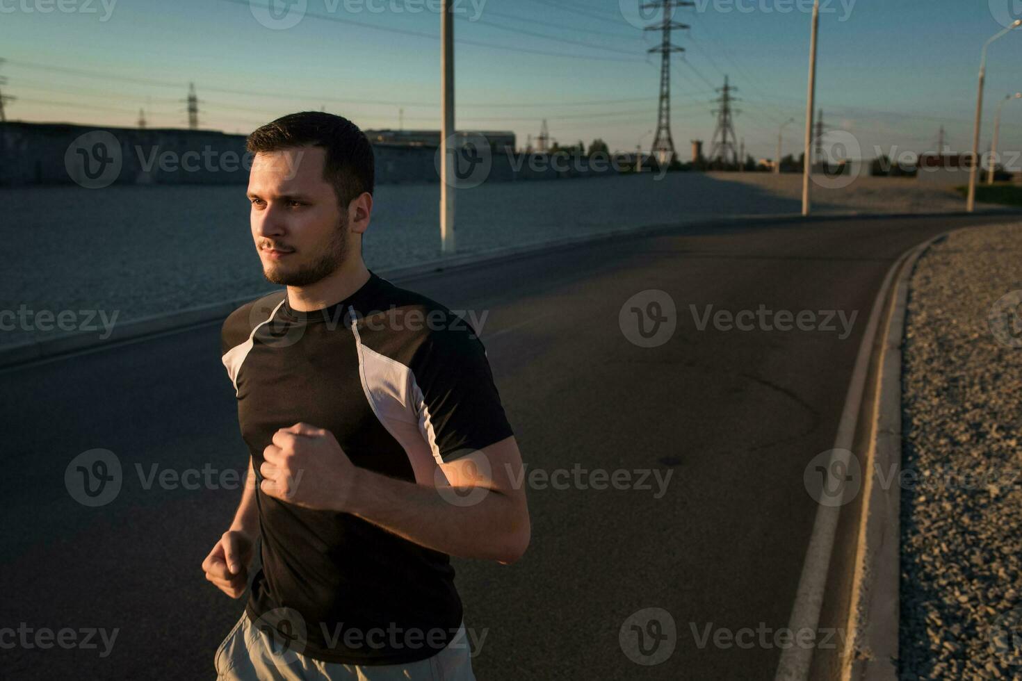 Nahansicht Porträt von sportlich Mann Laufen foto