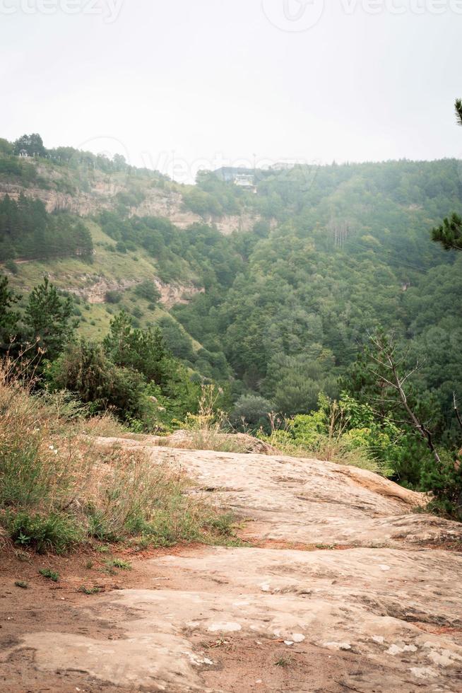 Berggipfel Felsenlandschaft. Bergweg foto