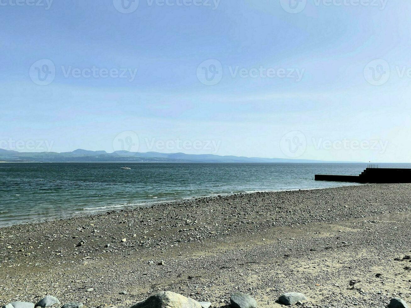 ein Aussicht von das Norden Wales Küste beim criccieth foto