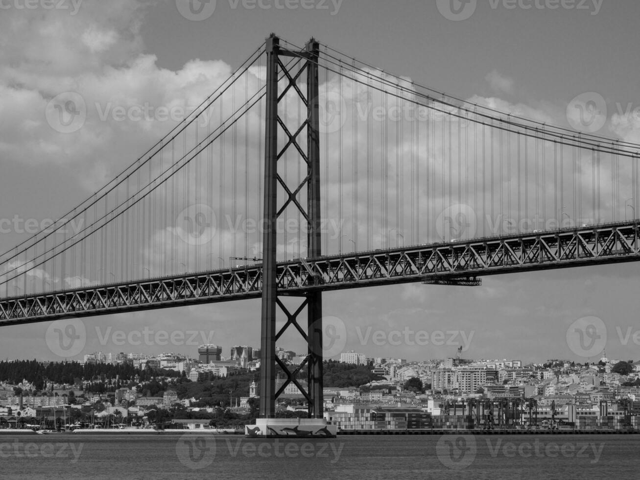 das Stadt von Lissabon im Portugal foto