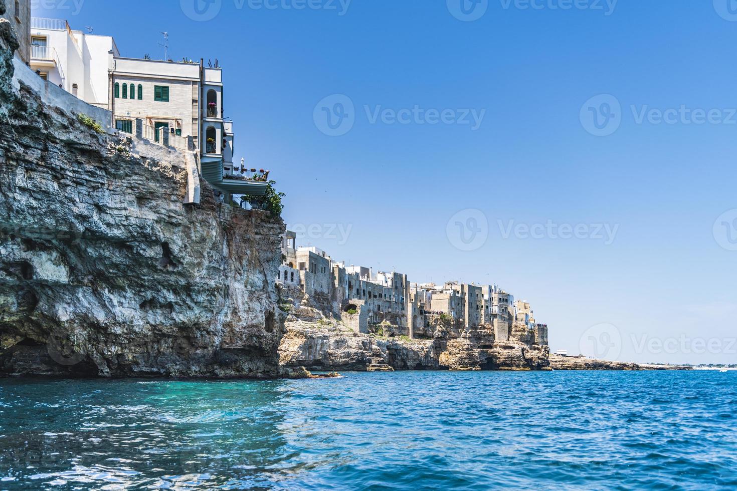 polignano eine Stute vom Meer aus gesehen foto