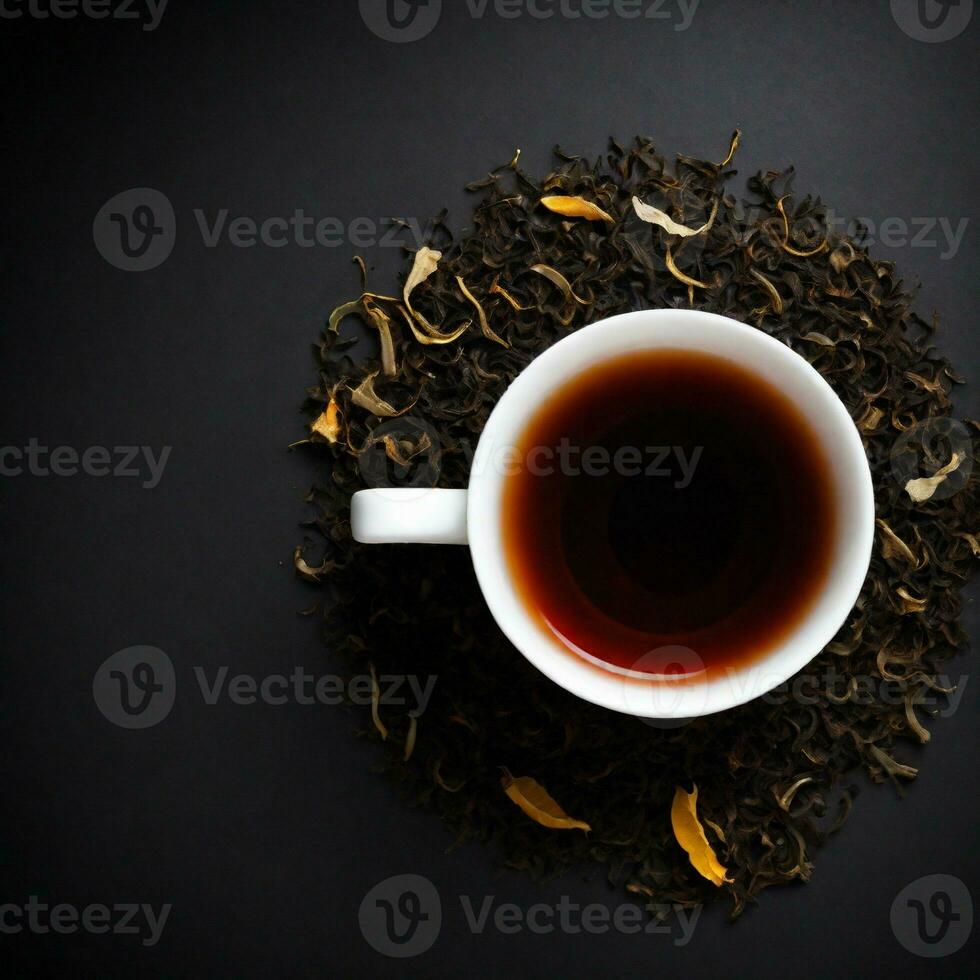 ai generiert Foto Draufsicht von ein Tasse heiß Tee isoliert auf dunkel Hintergrund. ai generativ
