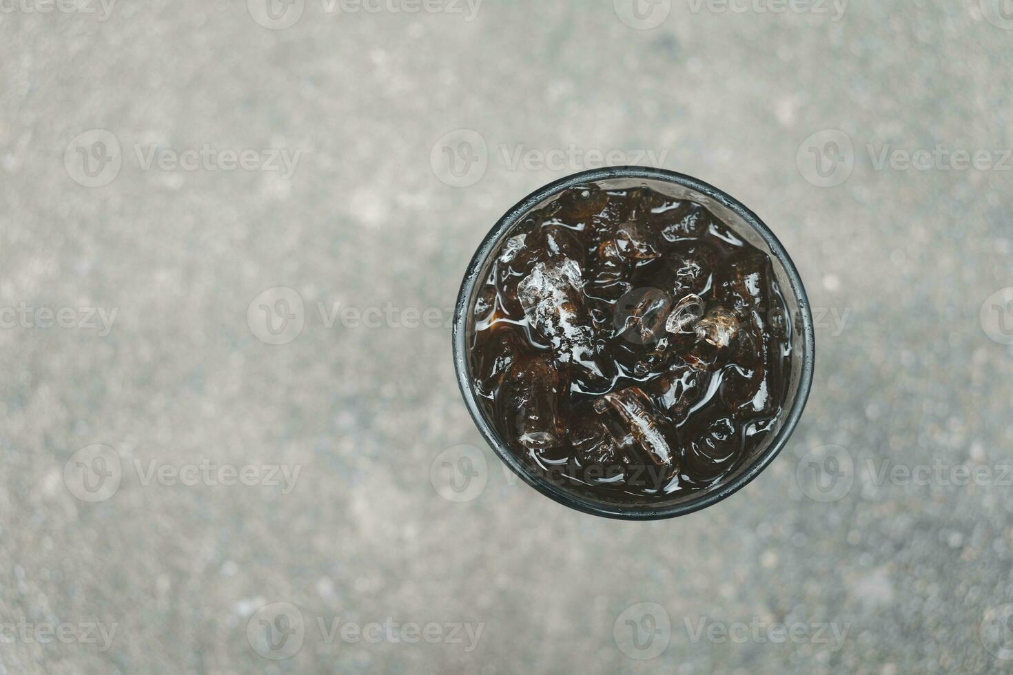 Americano schwarz Kaffee von Eis oben Aussicht foto