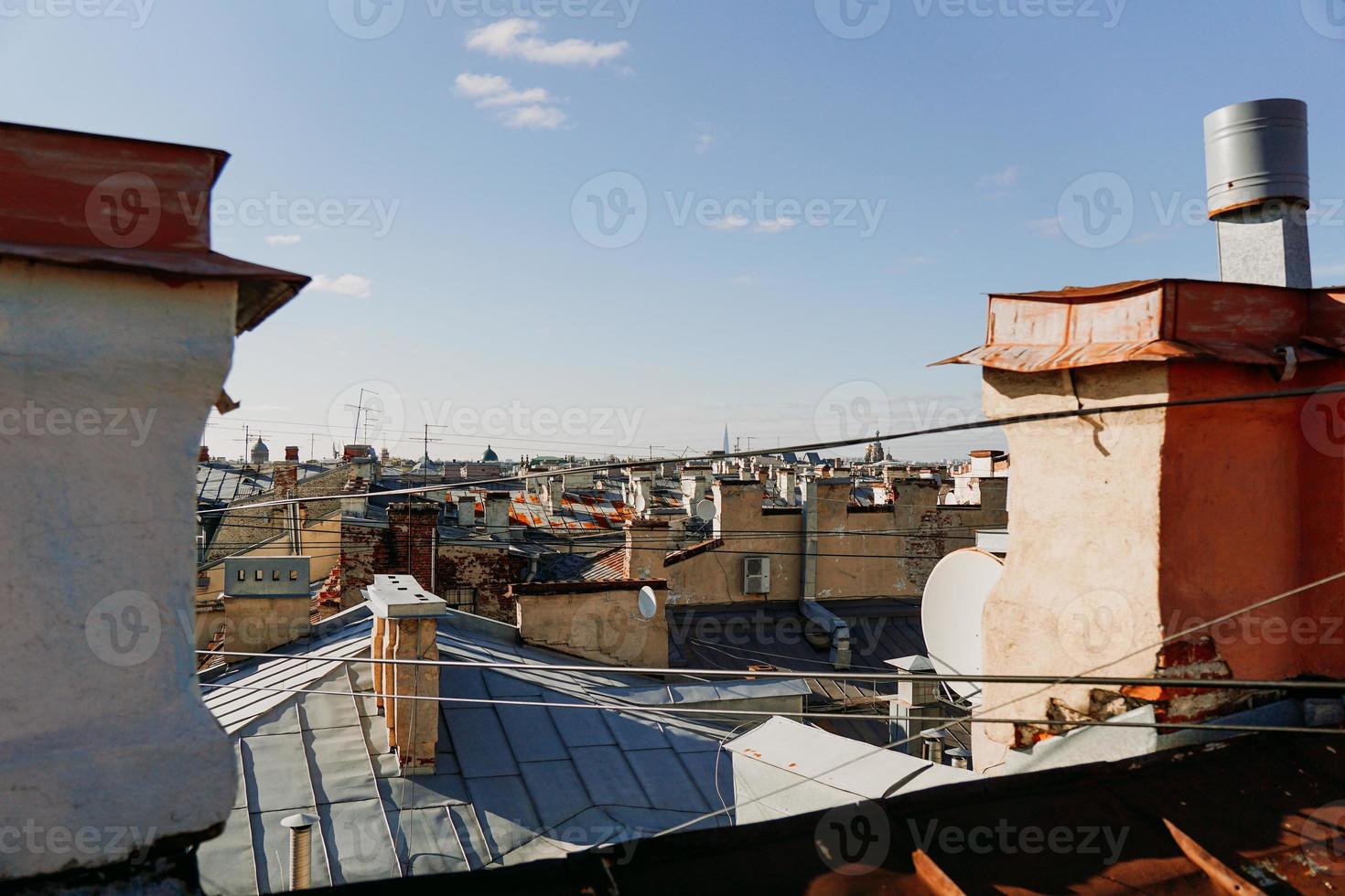 stadtbild blick über die dächer von st. petersburg. Blick auf die Dächer foto