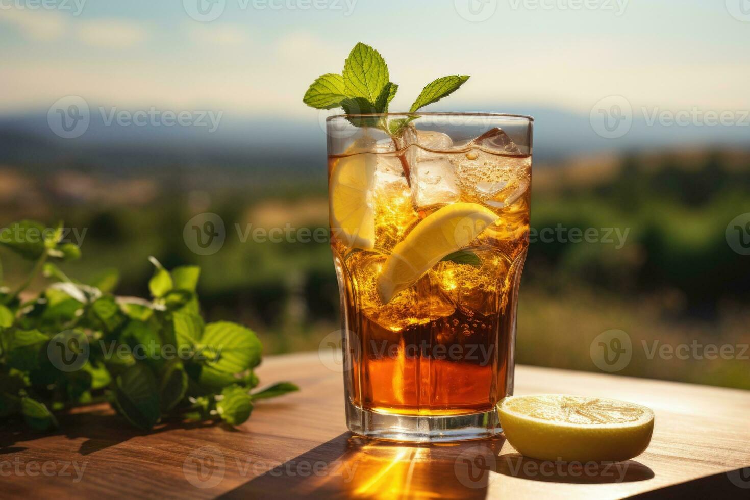 ai generiert ein erfrischend Bild von ein Glas von vereist Tee mit Zitrone Scheiben und Minze Blätter auf ein sonnig Tag. generativ ai foto