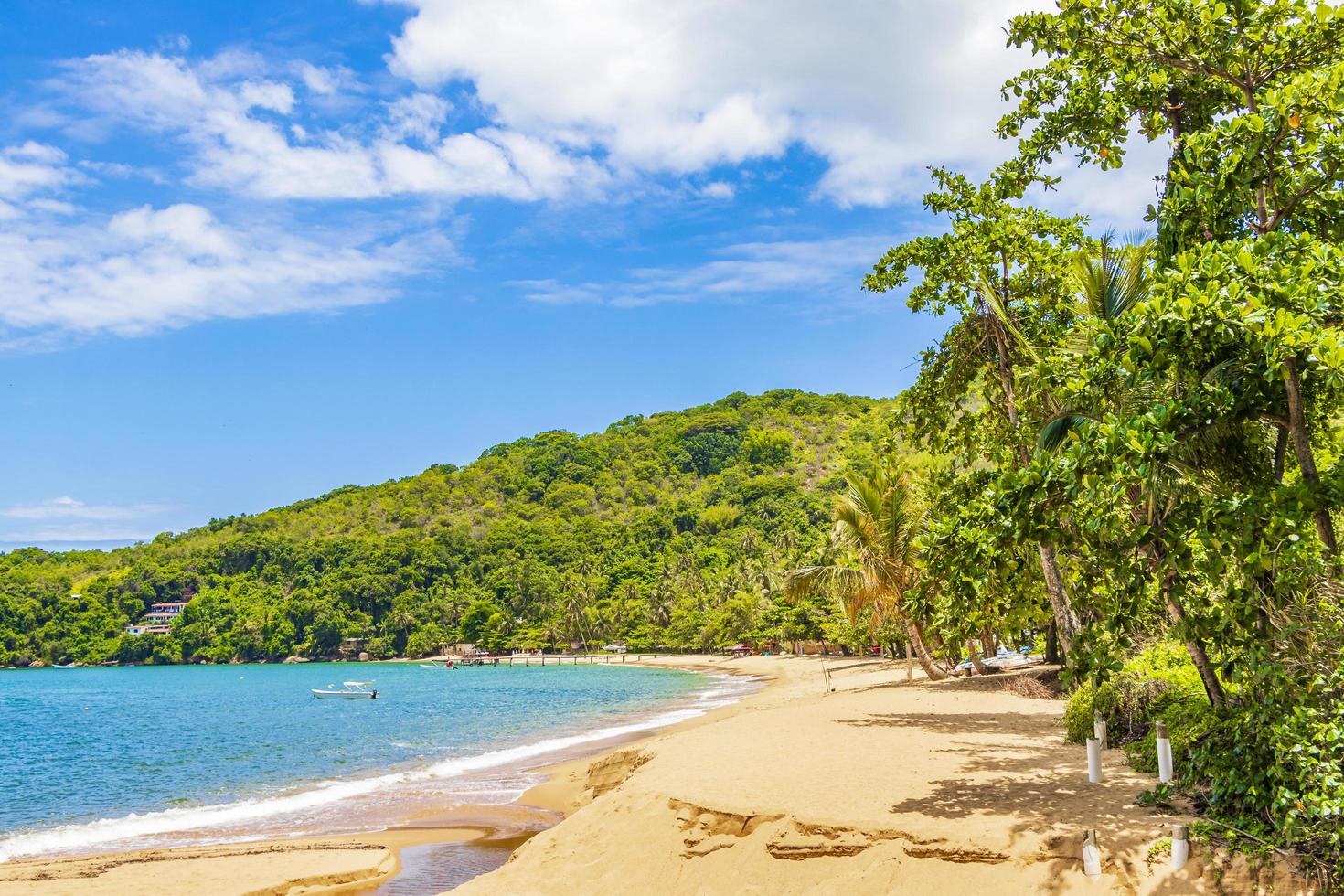 große tropische insel ilha grande praia de palmas strand brasilien. foto