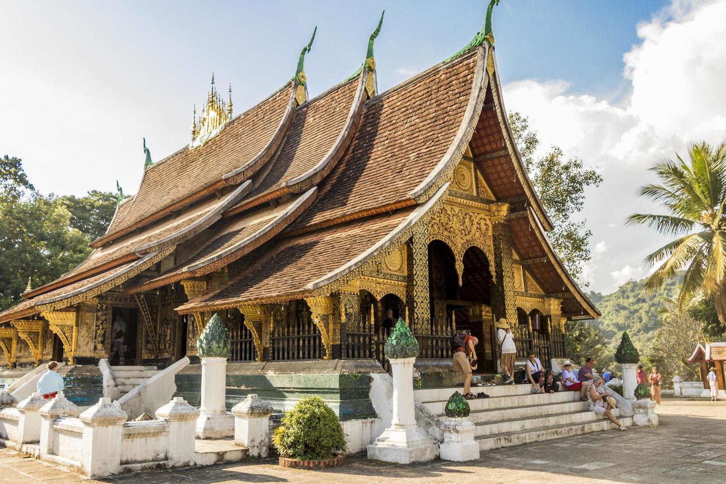 luang prabang, laos 2018-wat xieng thong tempel in luang prabang, laos foto
