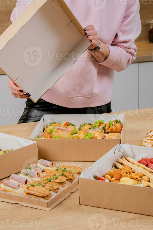 ai generiert leeren Box bereit Über Gastronomie Kopfgeld foto