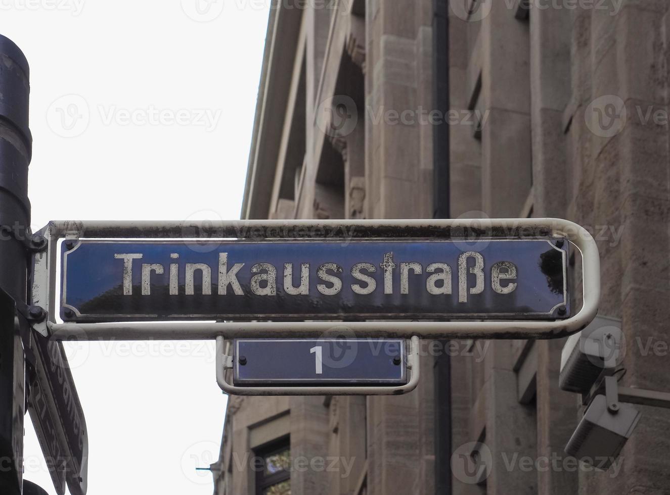 trinkausstraße schild in düsseldorf foto
