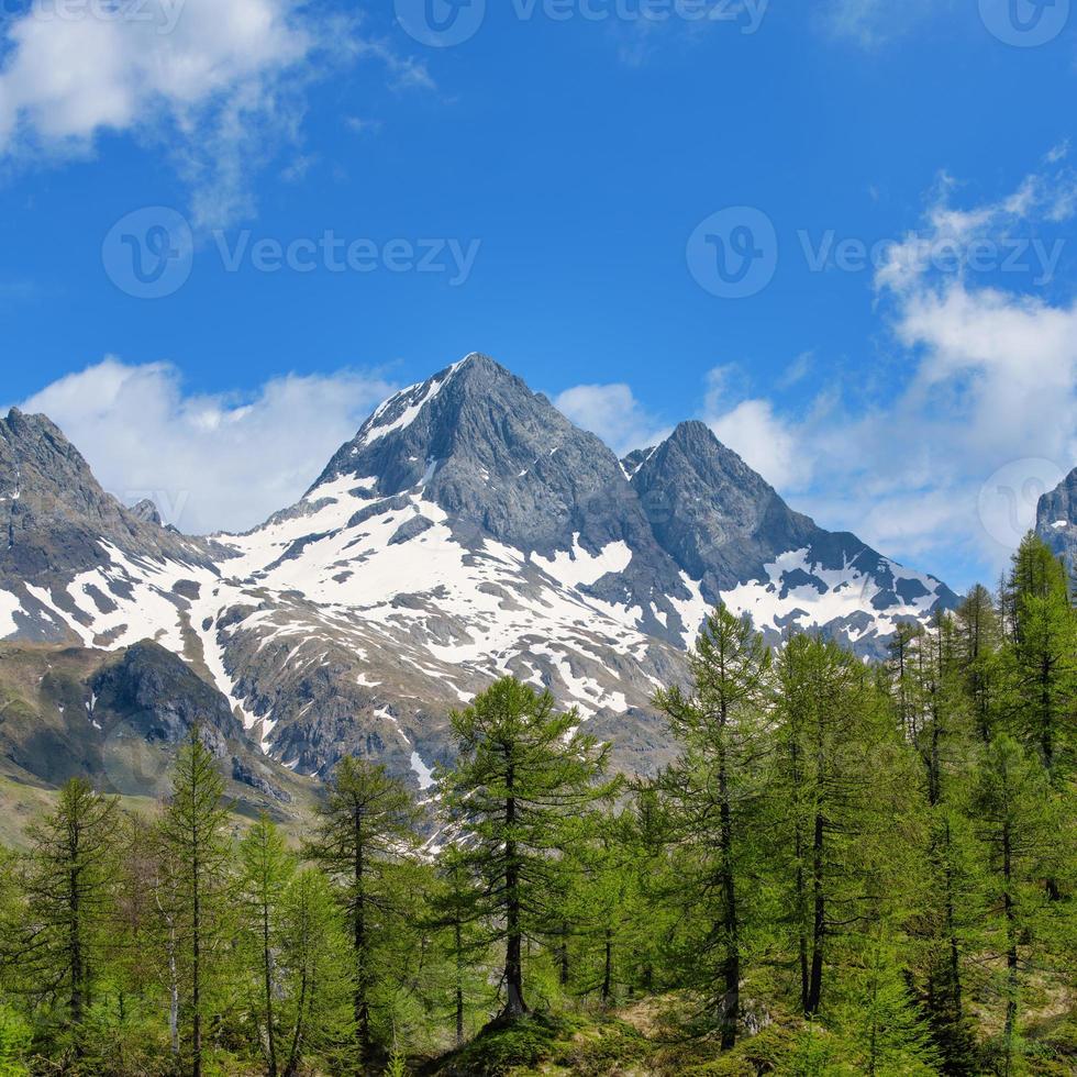 der berg des diavolo di tenda auf den orobie alps im brembana-tal foto