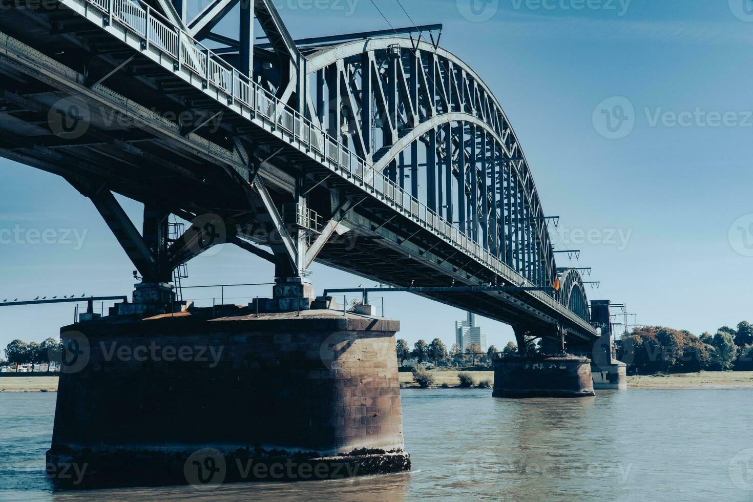 Süd Eisenbahn Brücke Köln Deutschland foto