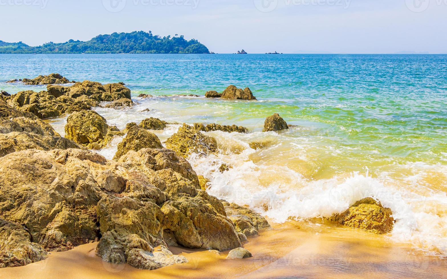 tropisches paradies insel koh phayam ao khao kwai beach thailand foto