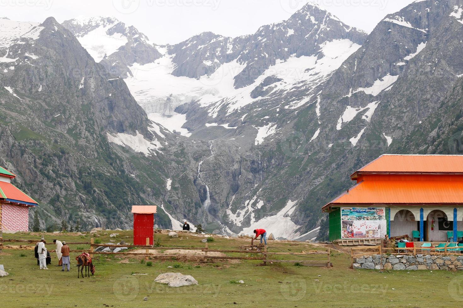 kumrat tal jazz banda schöne landschaft bergblick foto