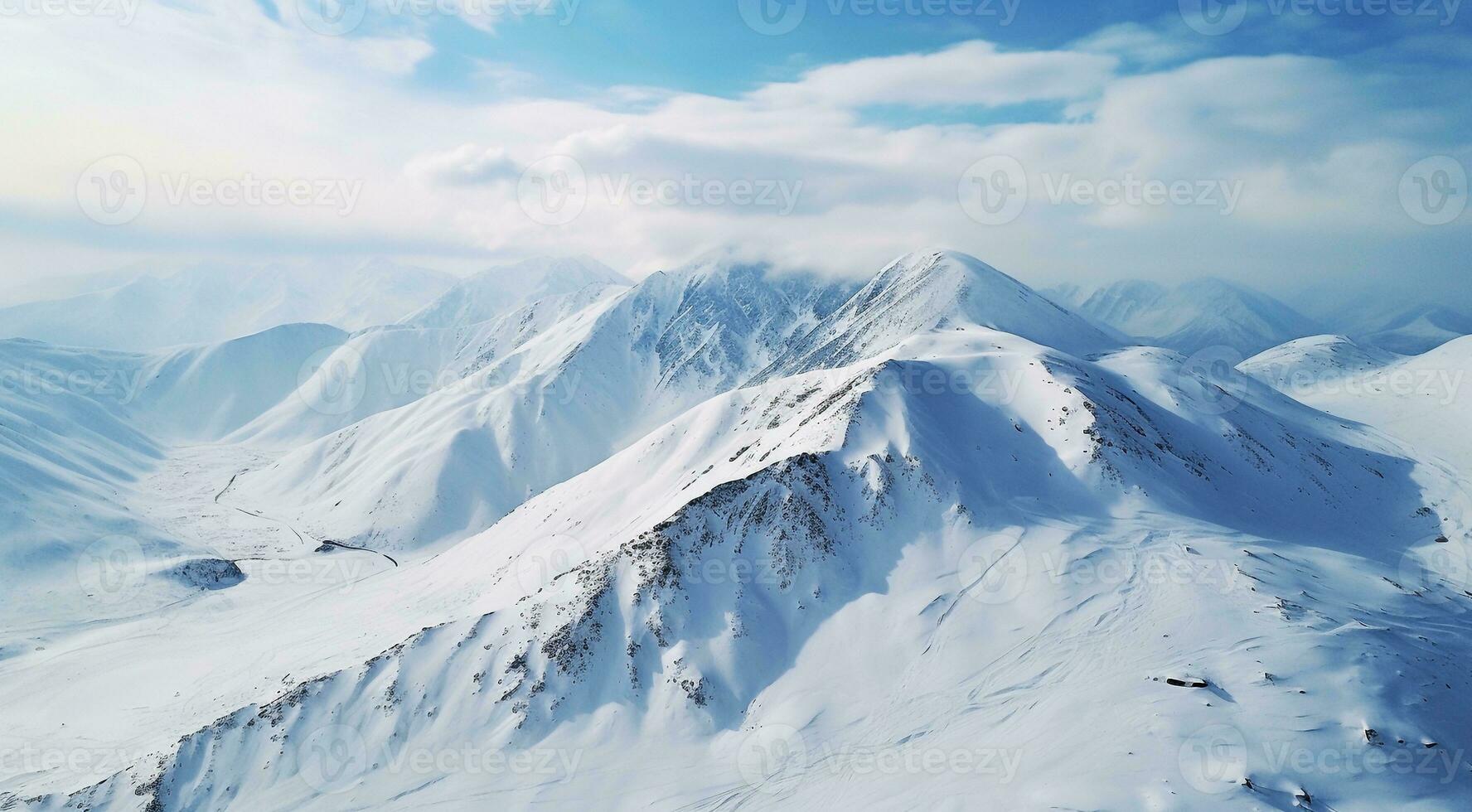 ai generiert Panorama von das Berge, Aussicht von das oben von das Berg, schneebedeckt Berg, Schnee bedeckt Berge im Winter foto