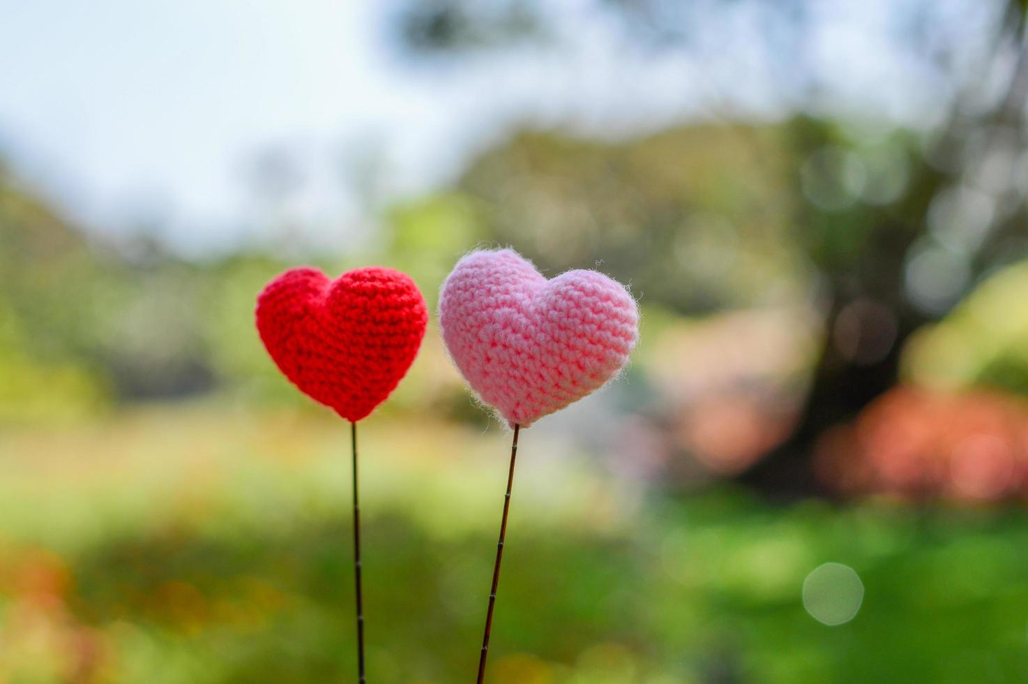 Garn hören mit Naturhintergrund Bokeh zum Valentinstag foto