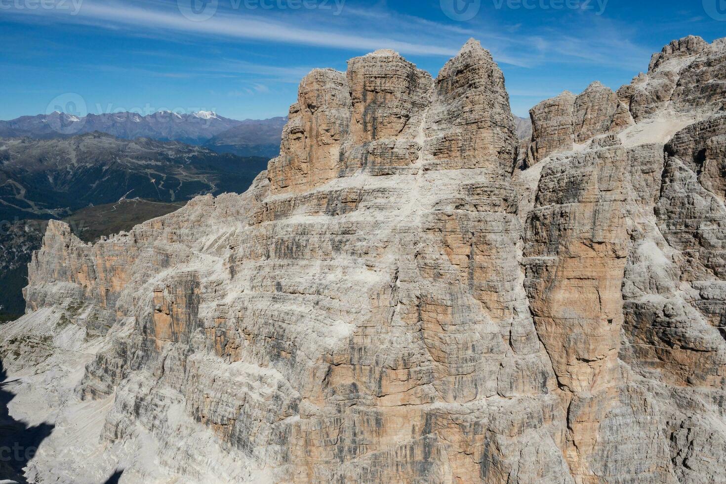 Blick auf die Berggipfel der Brenta-Dolomiten. Trentino, Italien foto