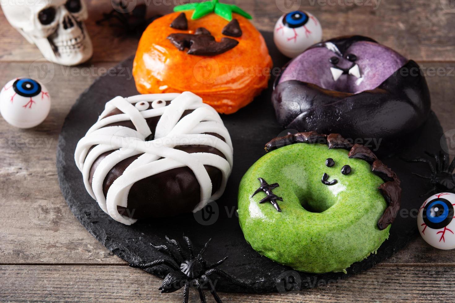 verschiedene halloween donuts foto