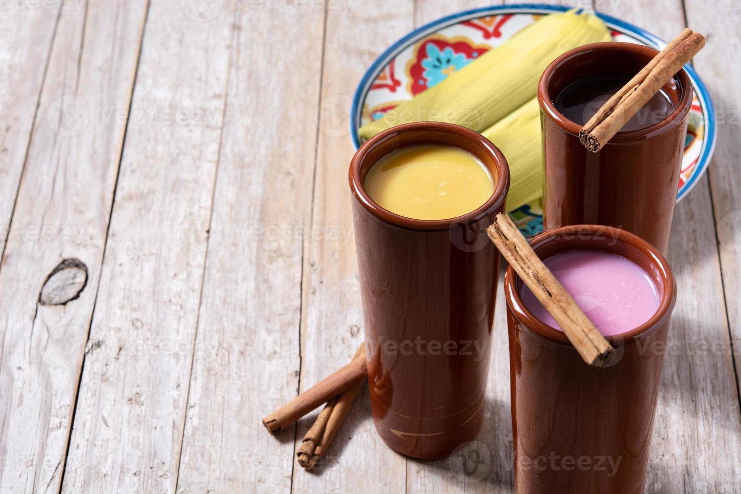 traditionelles mexikanisches Atole-Getränk foto