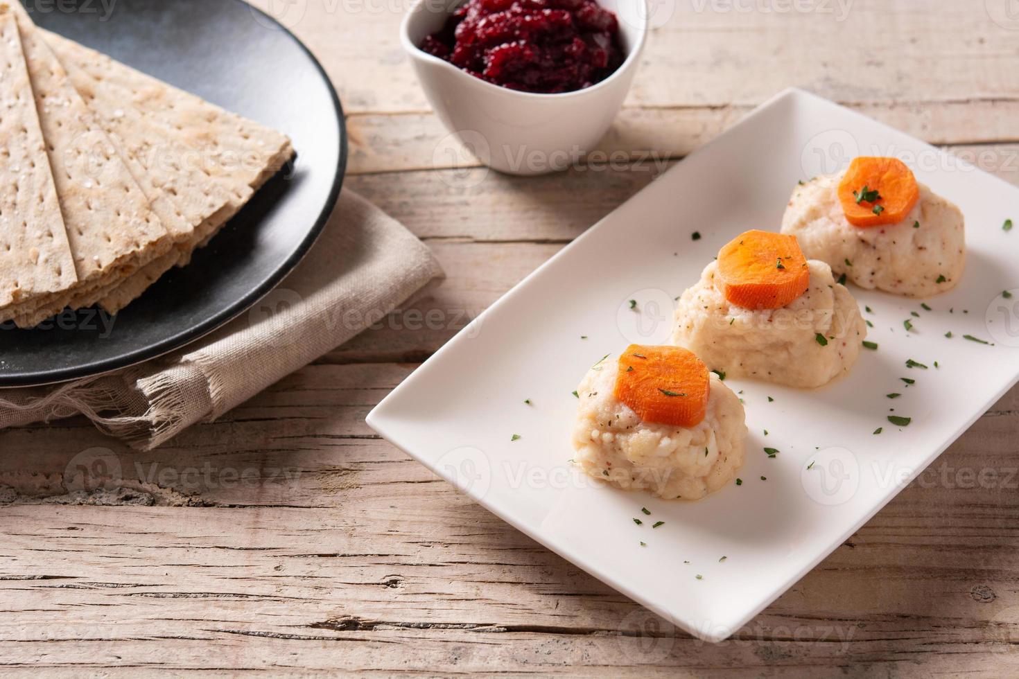 traditioneller jüdischer gefilte fisch foto