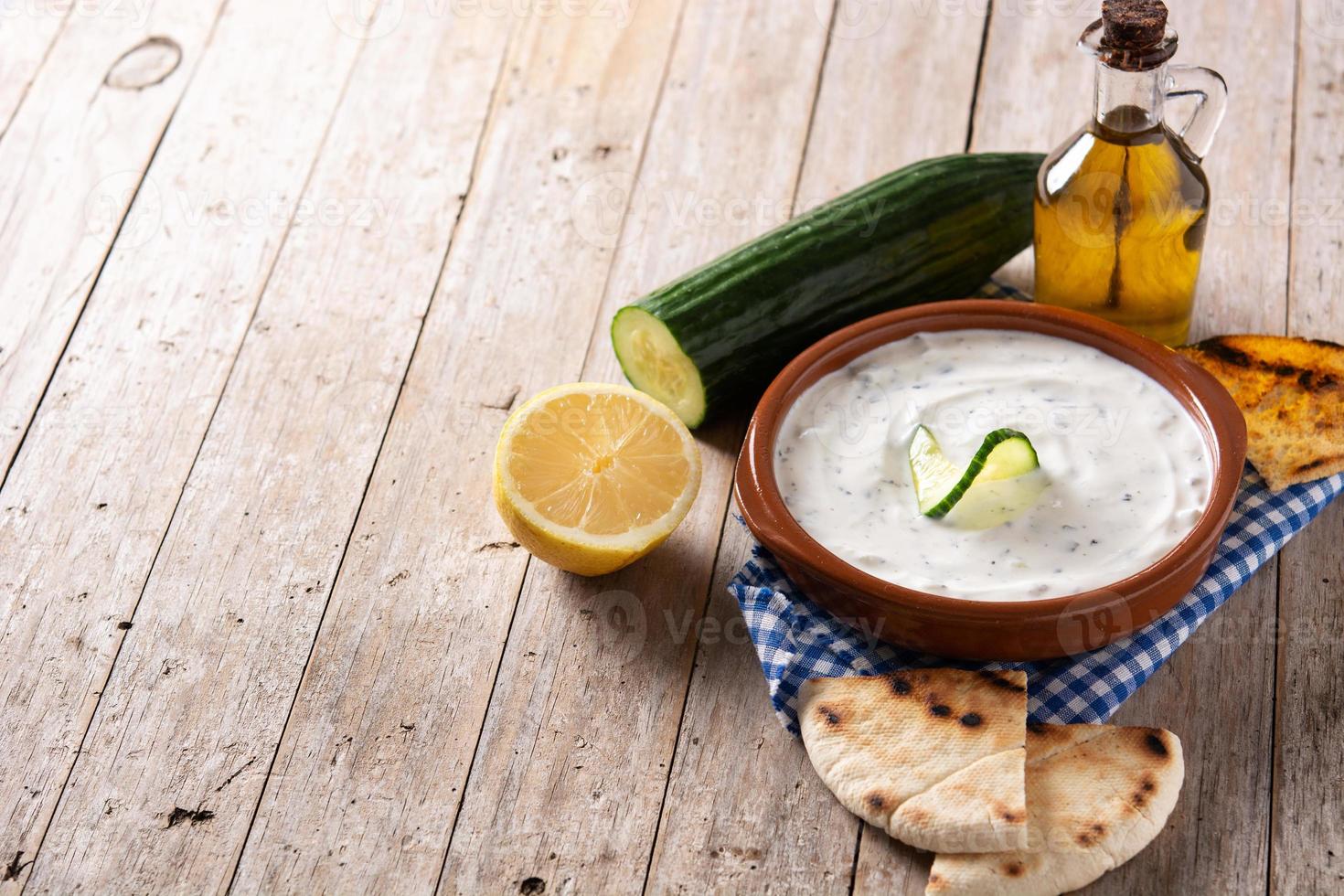 traditioneller griechischer Tzatziki foto