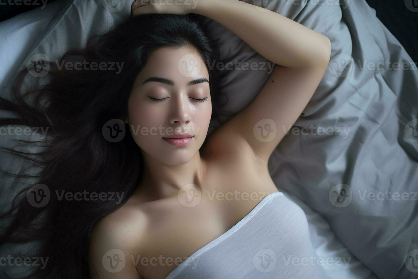 ai generiert ein Frauen Lügen auf ein Bett generativ ai foto