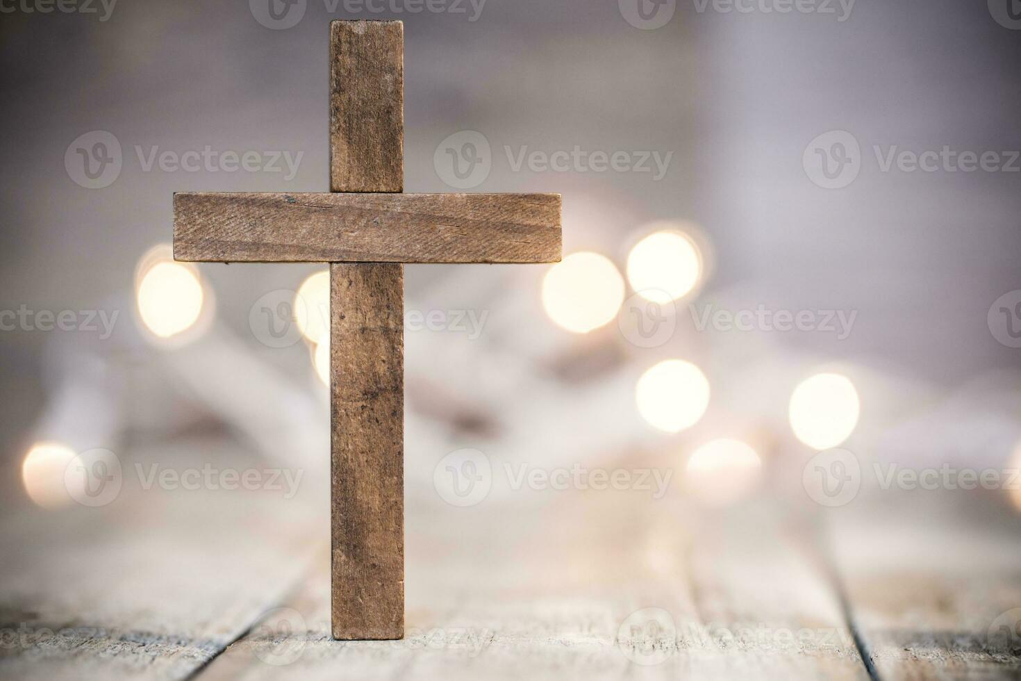 Christian Kreuz auf ein Sanft Bokeh Hintergrund foto