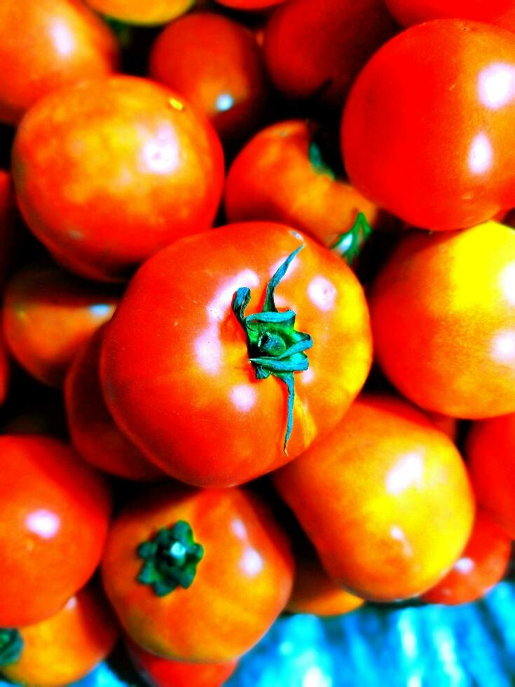 Leistungen von Tomaten 1hilft im Gewicht Verlust 2gut zum Augen 3verbessert Verdauung 4verhindert Krebs 5Blut Druck foto