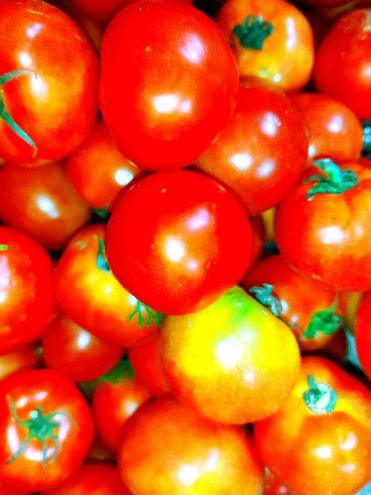 Leistungen von Tomaten 1hilft im Gewicht Verlust 2gut zum Augen 3verbessert Verdauung 4verhindert Krebs 5Blut Druck foto