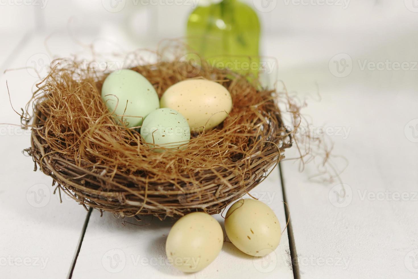 Stillleben-Szene zum Thema Ostern in natürlichem Licht foto