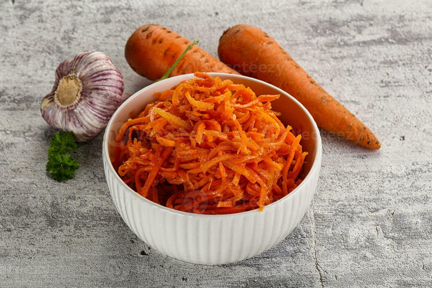 Koreanisch Karotte Salat im das Schüssel foto