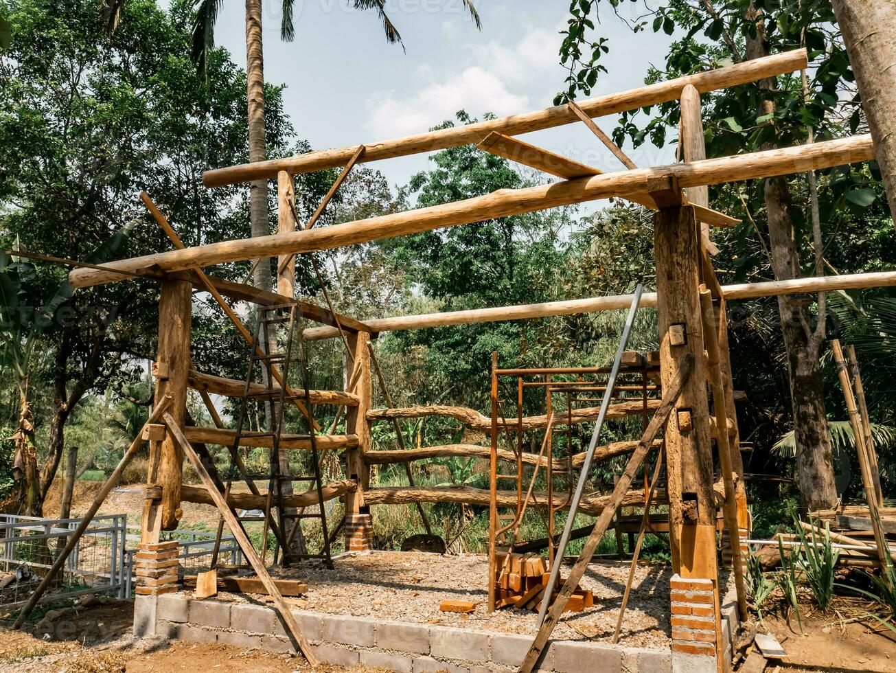 einfach Haus Rahmen gemacht von Teak Holz Material foto