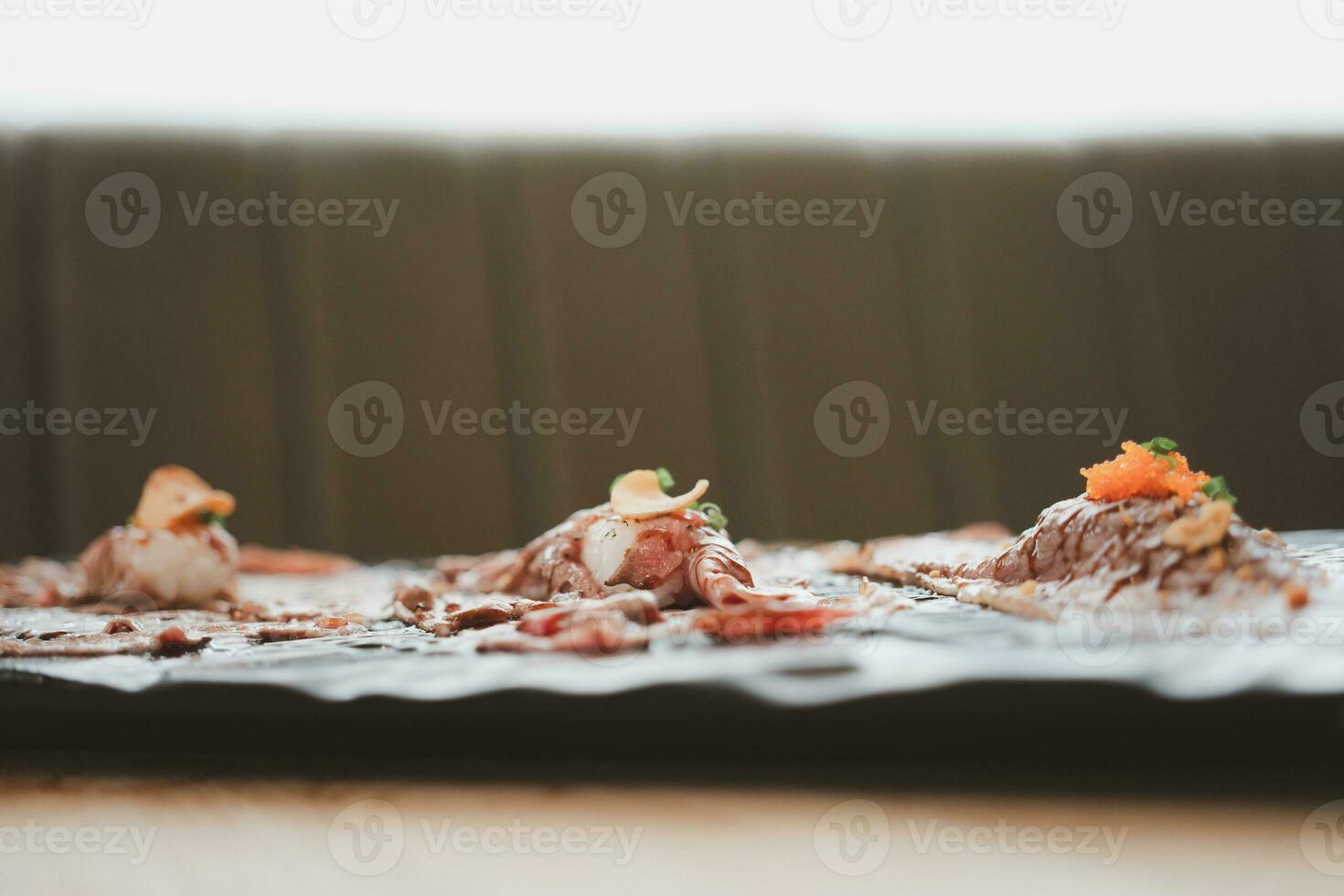 einstellen von gegrillt wagyu Rindfleisch Sushi foto