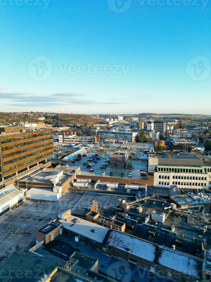 schön hoch Winkel Aussicht von zentral Luton Stadt von England Vereinigtes Königreich. Dezember 1, 2023 foto