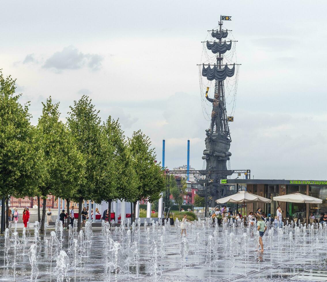 Moskau, Russland - - 07.09.2023 - - Monument zu petr das zuerst beim Muzeon Park. Stadt foto