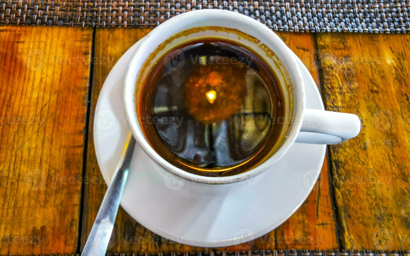 Tasse von Americano schwarz Kaffee im Restaurant Cafe im Mexiko. foto