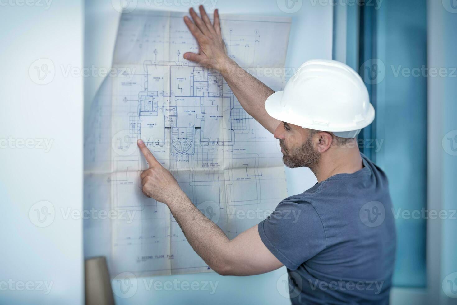 Architekt Baumeister studieren Layout planen von das Räume foto